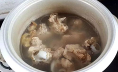 猪骨汤,滋补养生，美味佳肴的完美融合